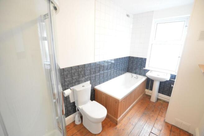 Cradock Road - Bathroom