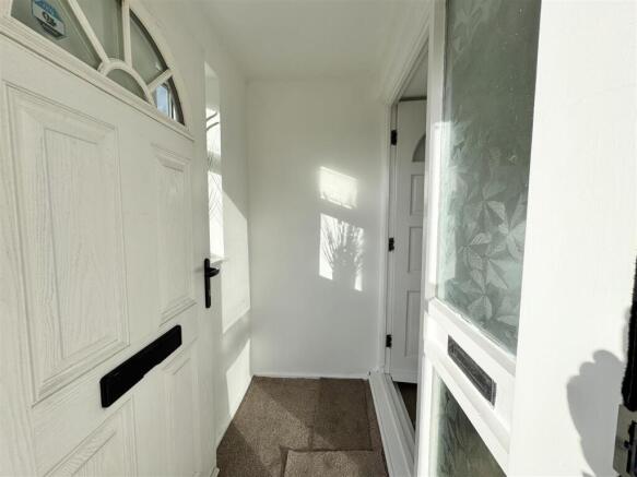 4 bed Detached to rent Image 7