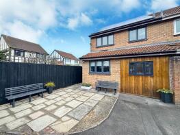 10, Llewellyn Way, Weston-super-mare BS22 7QF