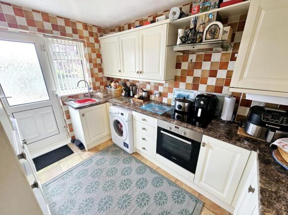 3 bed Semi-Detached for sale Image 4