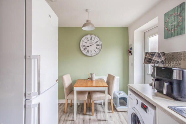 2 bed Semi-Detached for sale Image 8