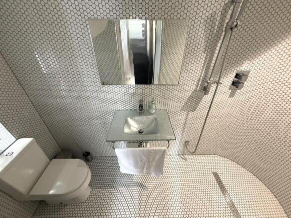 D/STAIRS SHOWER ROOM