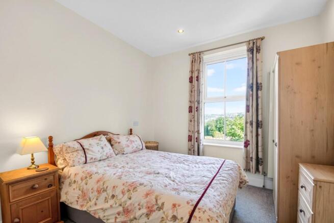 2 bed Apartment for sale Image 6