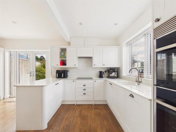 3 bed Semi-Detached for sale Image 5