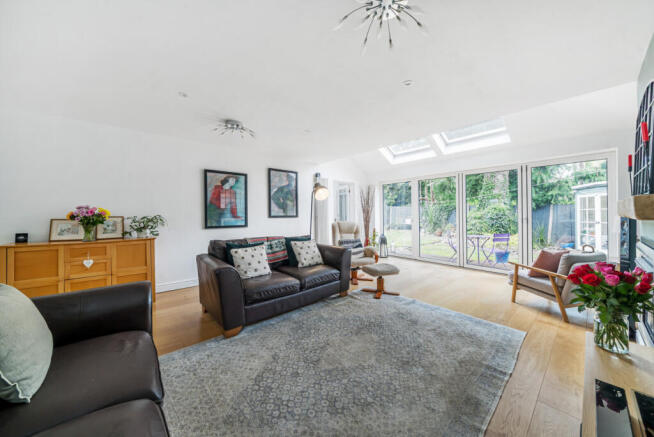 Russetts Close, Horsell, GU21 photo 4