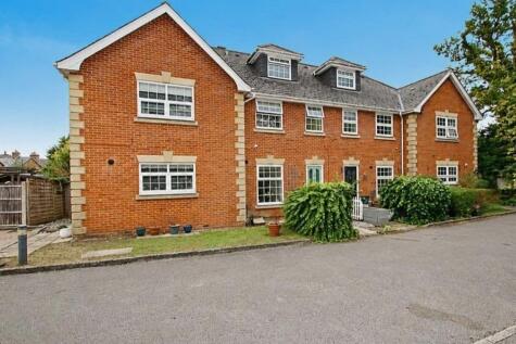 Bedford Close Horsell GU21 4US