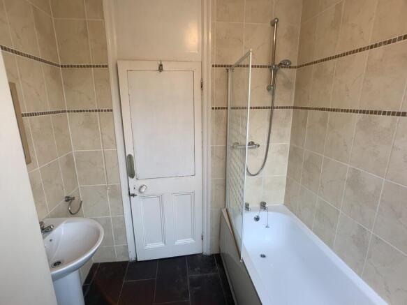 1 bed Terraced to rent Image 5
