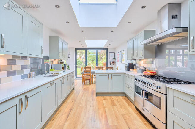 560f5197-d6e0-4b2...