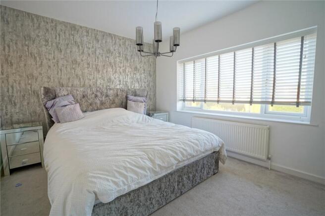 4 bed Detached for sale Image 10