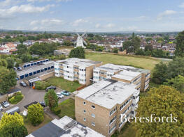 40, Carlton Close, Upminster RM14 2YR