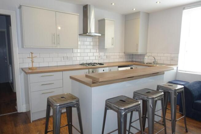 5 bed Private Halls to rent Image 5