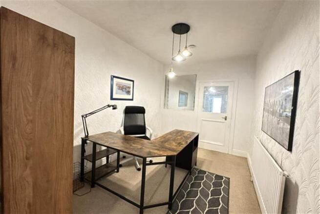2 bed Flat for sale Image 7