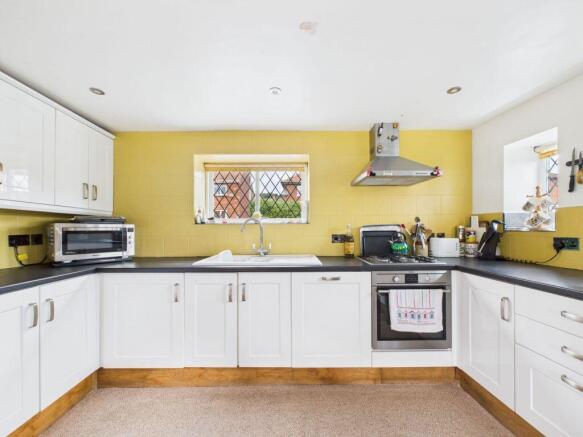 3 bed Cottage for sale Image 4