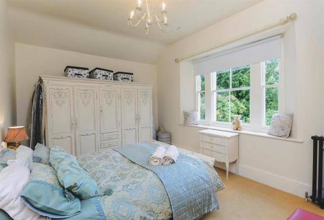 8309394-interior13v2.jpg