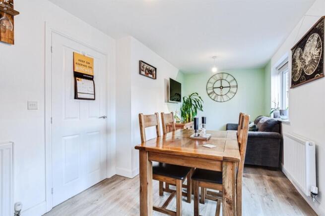 4 bed Detached for sale Image 6