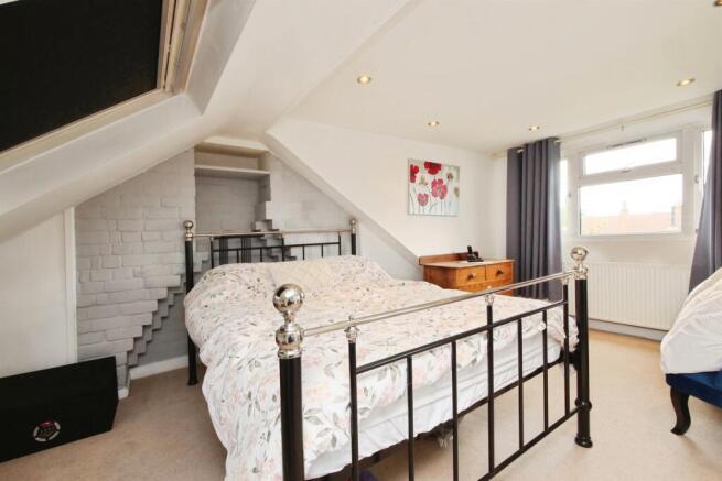 3 bed Semi-Detached for sale Image 12