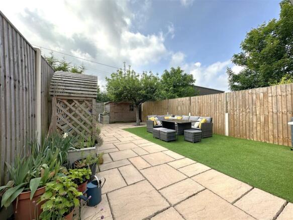 Lovely Landscaped Garden 116