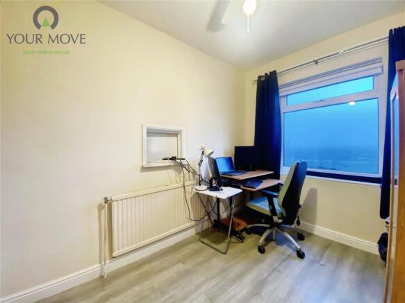 4 bed Semi-Detached for sale Image 4