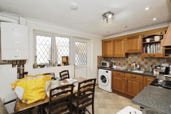 2 bed Semi-Detached for sale Image 6