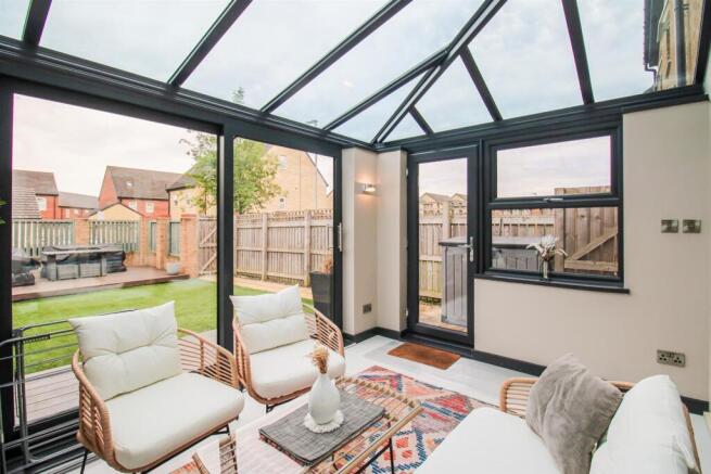 3 bed Semi-Detached for sale Image 6
