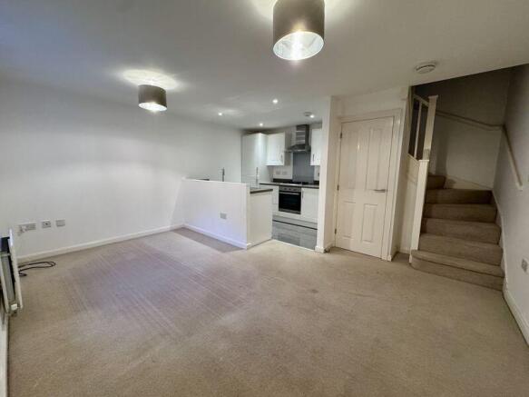 OPEN PLAN LOUNGE/KITCHEN