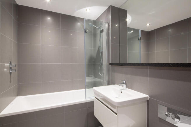 bathroom .jpg