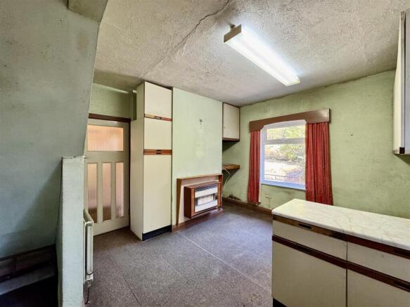 3 bed Semi-Detached for sale Image 8