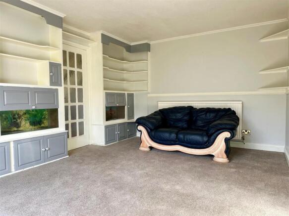 Living Room 2.jpg