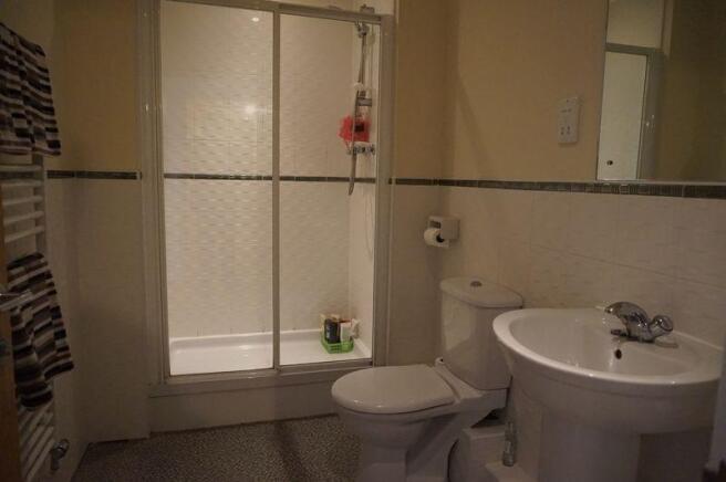 EN SUITE