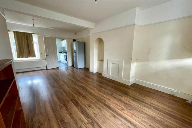 The Drive, Feltham, Middlesex, TW14 photo 4