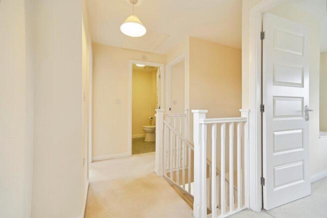 4 bed Detached for sale Image 8