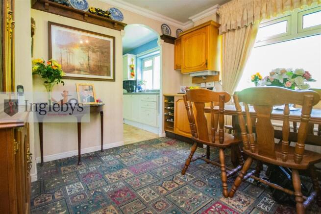 2 bed Detached Bungalow for sale Image 5