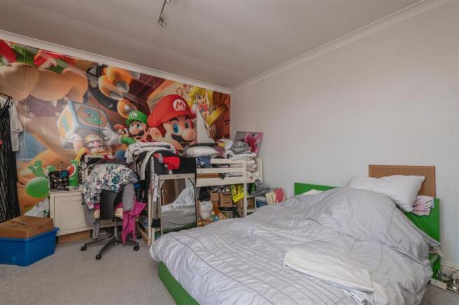 4 bed Terraced for sale Image 9
