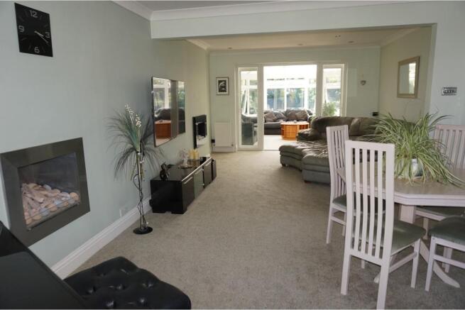 Lounge/Dining Room