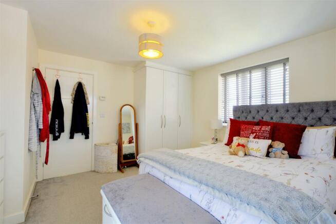 Bedroom 1_4.jpeg