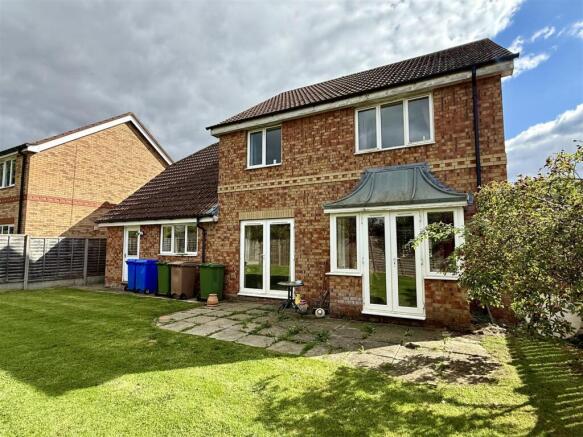 4 bed Detached for sale Image 6