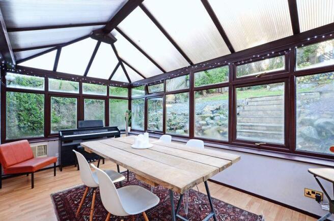 Spacious Conse...