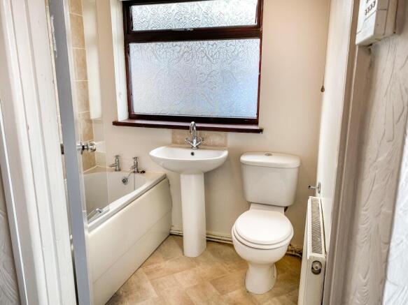 3 bed Semi-Detached for sale Image 8