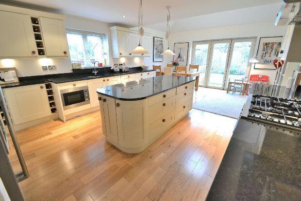 Dining/Living Kitche