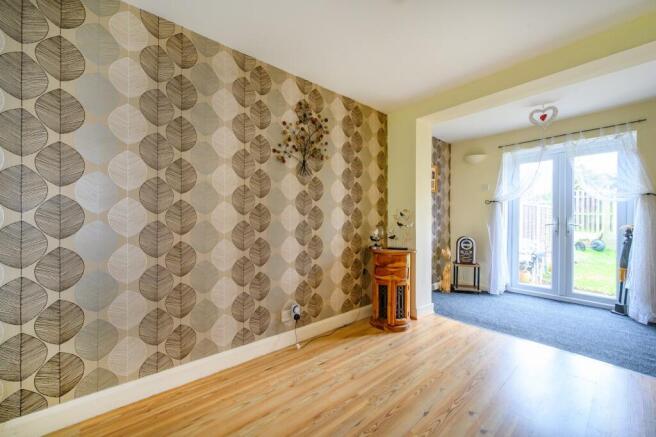 3 bed Semi-Detached for sale Image 6