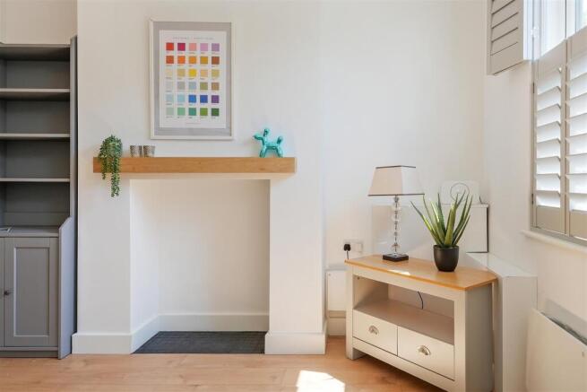 3 bed Terraced for sale Image 6