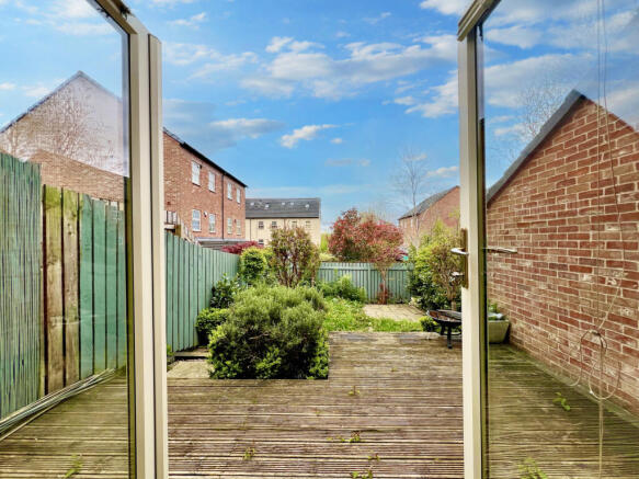 4 bed Town House for sale Image 9