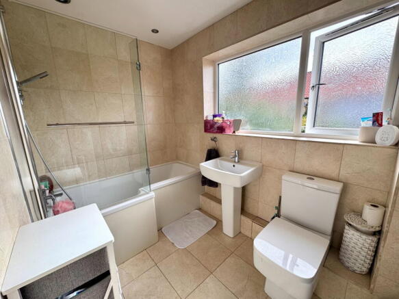 2 bed Flat to rent Image 6