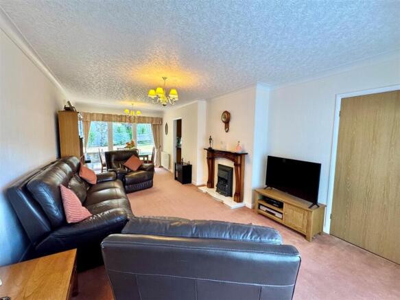 14 West Parklands Drive g.jpg