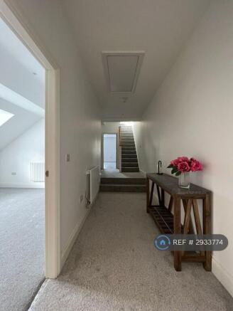 3 bed Flat to rent Image 8