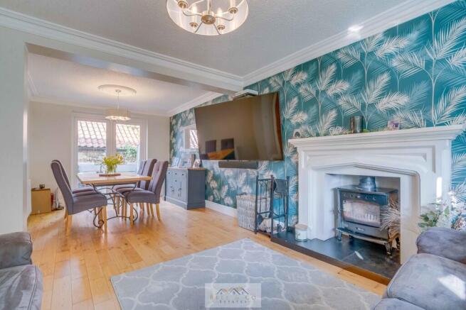 4 bed Detached for sale Image 9