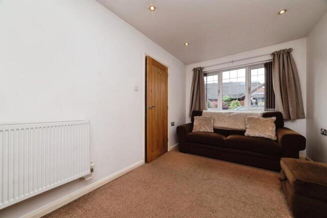 3 bed Semi-Detached for sale Image 5