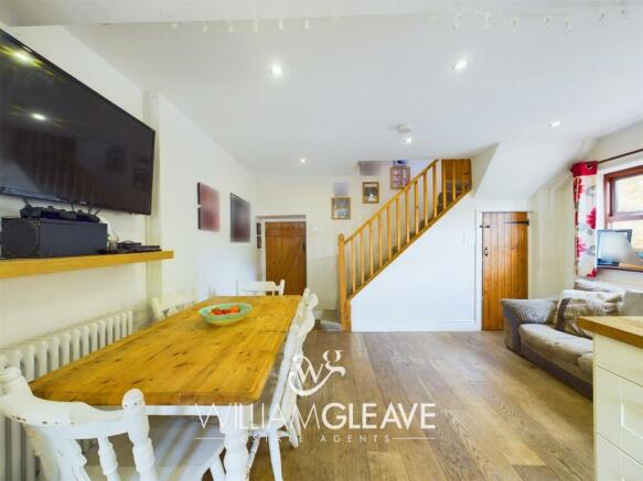 Sitting/ Dining Area