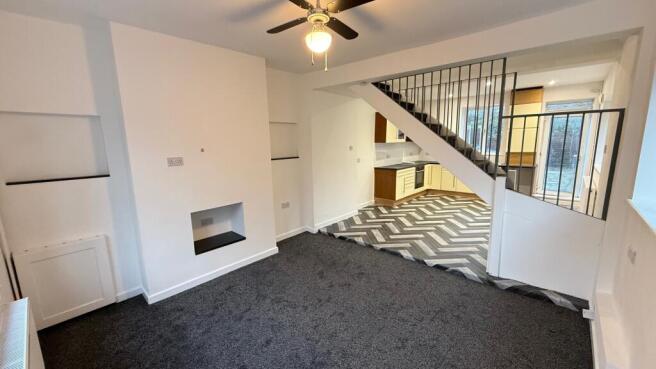 2 bed Terraced to rent Image 10