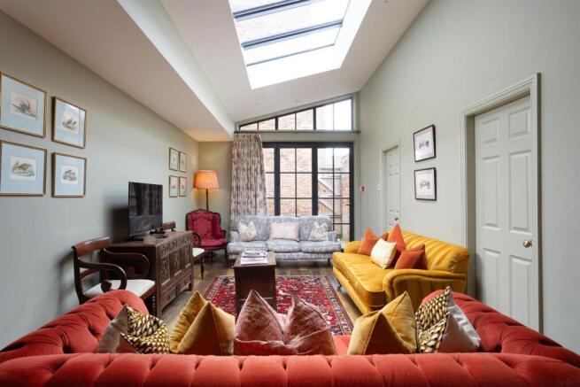 5 bed House for sale Image 8
